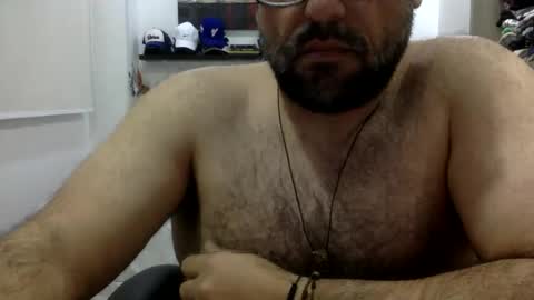 Snapshot of mbotve chatting on April 22, 10:55 pm VzlaMan online show from April 22, 10:55 pm