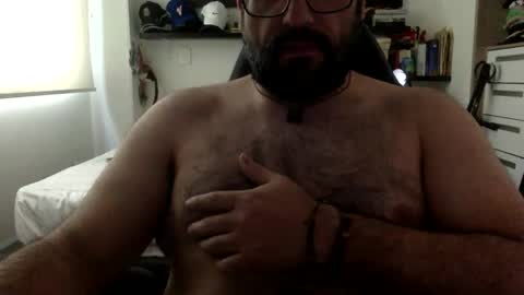 Snapshot of mbotve chatting on May 9, 1:27 pm VzlaMan online show from May 9, 1:27 pm