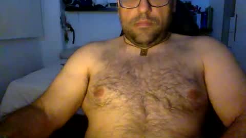 Snapshot of mbotve chatting on May 19, 11:22 pm VzlaMan online show from May 19, 11:22 pm