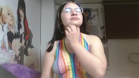 Snapshot of mckennahot303av chatting on February 25, 11:41 am mackenna av online show from February 25, 11:41 am