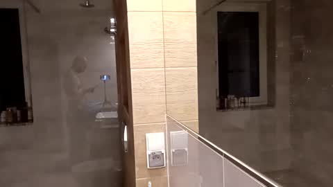 Snapshot of mckiubone chatting on February 7, 1:47 am mckiubone online show from February 7, 1:47 am