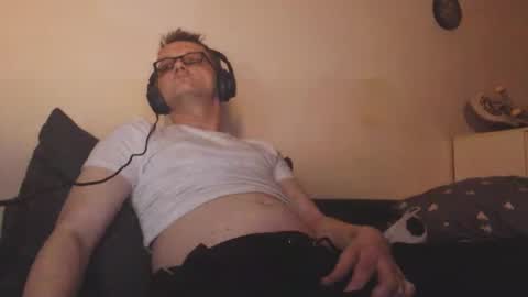 Snapshot of mcmike_es chatting on January 10, 6:38 pm Mike online show from January 10, 6:38 pm