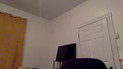 Snapshot of mctwunker69 chatting on February 13, 1:40 am mctwunker69 online show from February 13, 1:40 am