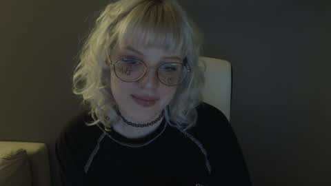 Snapshot of me1roze chatting on June 3, 9:42 pm Roze online show from June 3, 9:42 pm