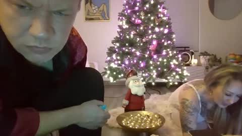 me2283 online show from December 4, 4:43 am