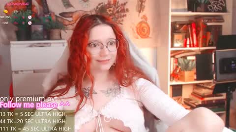 Snapshot of me_hanna chatting on February 12, 4:07 am Hanna online show from February 12, 4:07 am