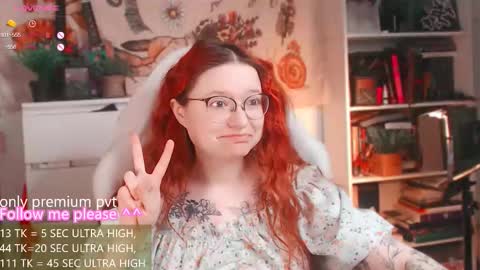 Snapshot of me_hanna chatting on February 20, 3:47 am Hanna online show from February 20, 3:47 am