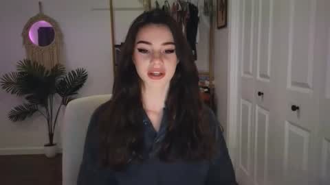 Snapshot of meadow_lea chatting on October 24, 11:23 pm meadow_lea online show from October 24, 11:23 pm