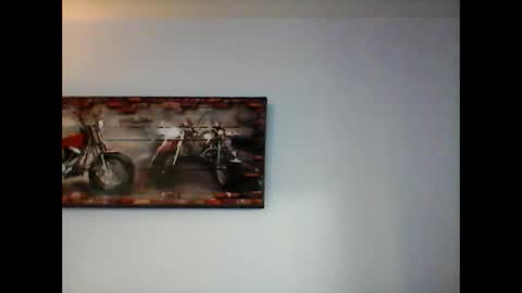 Snapshot of meathome3 chatting on January 8, 1:31 pm me at home online show from January 8, 1:31 pm