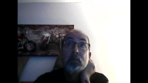 Snapshot of meathome3 chatting on January 18, 1:40 pm me at home online show from January 18, 1:40 pm