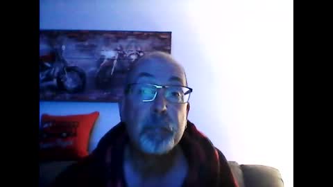 Snapshot of meathome3 chatting on October 17, 9:56 am me at home online show from October 17, 9:56 am