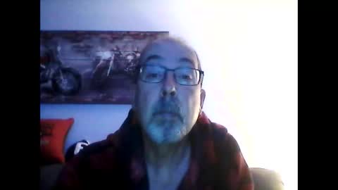Snapshot of meathome3 chatting on January 11, 12:32 pm me at home online show from January 11, 12:32 pm
