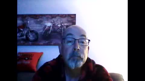 me at home online show from April 26, 10:46 am