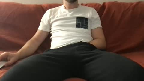 Snapshot of mecc2c chatting on February 9, 2:07 pm mecc2c online show from February 9, 2:07 pm