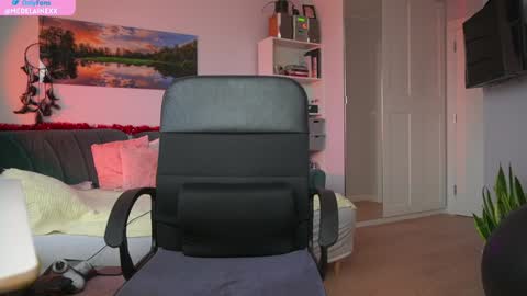 Milena online show from December 10, 12:38 pm