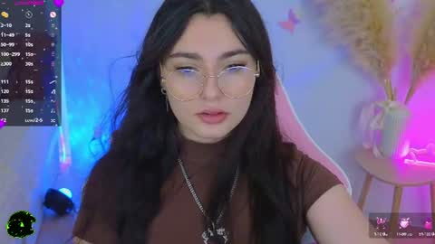Snapshot of medina_andress chatting on June 27, 8:25 pm Dina online show from June 27, 8:25 pm