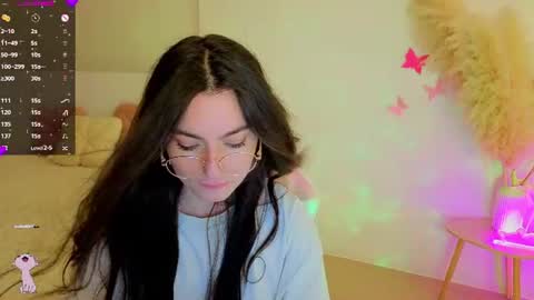 Snapshot of medina_andress chatting on July 11, 7:49 pm Dina online show from July 11, 7:49 pm