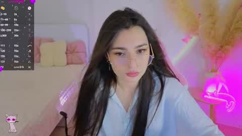 Snapshot of medina_andress chatting on July 16, 9:10 pm Dina online show from July 16, 9:10 pm