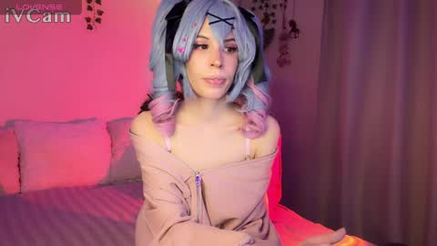 Nicole online show from April 2, 5:54 pm