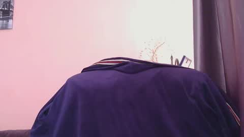 Snapshot of medjik_lool chatting on March 17, 6:06 am Oltereodora-lima online show from March 17, 6:06 am