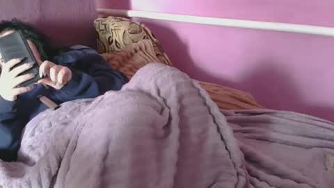 Snapshot of medjik_lool chatting on April 17, 6:38 am Oltereodora-lima online show from April 17, 6:38 am
