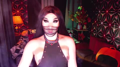 THE QUEEN ALPHA   Queen Medusa Prey online show from March 10, 6:45 pm