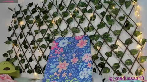 medussa13 online show from December 6, 12:05 pm