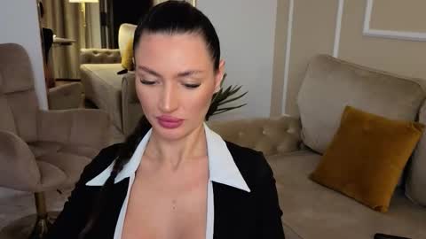 MedussaEyes online show from February 23, 9:01 pm