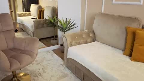 MedussaEyes online show from March 26, 8:47 pm