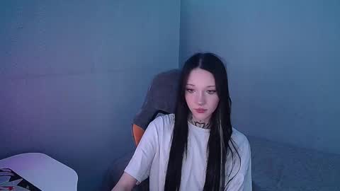 Snapshot of mefwhore chatting on October 9, 5:22 pm mefwhOre online show from October 9, 5:22 pm