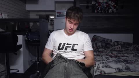 Snapshot of megamaxxxl chatting on December 17, 7:59 pm Max online show from December 17, 7:59 pm