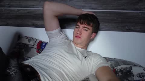 Snapshot of megamaxxxl chatting on December 25, 5:48 am Max online show from December 25, 5:48 am