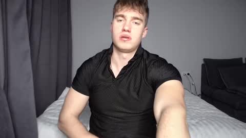 Snapshot of megamaxxxl chatting on March 5, 11:16 pm Max online show from March 5, 11:16 pm