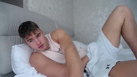 Snapshot of megamaxxxl chatting on October 9, 10:02 am Max online show from October 9, 10:02 am