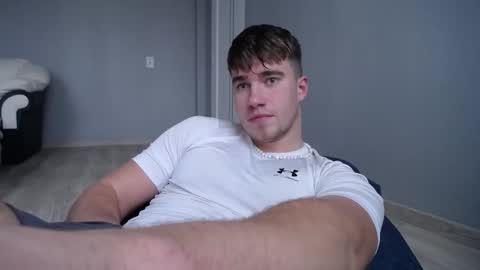 Snapshot of megamaxxxl chatting on November 7, 1:00 pm Max online show from November 7, 1:00 pm