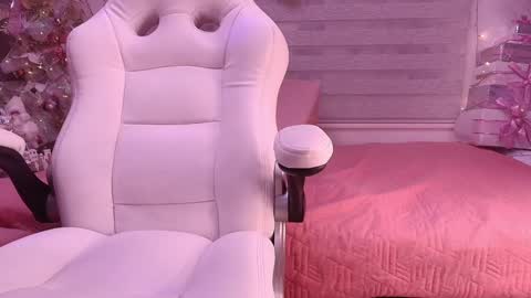 Snapshot of megan_akbar chatting on December 13, 12:06 pm megan akbar online show from December 13, 12:06 pm