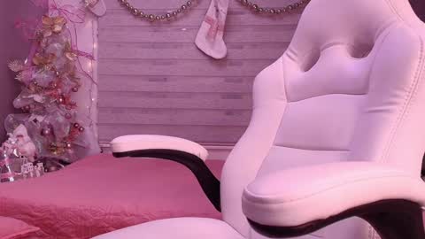 Snapshot of megan_akbar chatting on December 17, 12:00 pm megan akbar online show from December 17, 12:00 pm