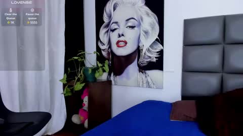 Snapshot of megan_al chatting on January 25, 1:41 pm emily online show from January 25, 1:41 pm