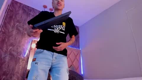 M E G A N online show from January 18, 6:43 pm