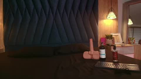 Snapshot of megan_beaumontx chatting on June 9, 8:42 pm M E G A N online show from June 9, 8:42 pm