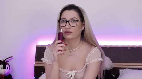 Megan Blazee  online show from January 16, 12:02 am