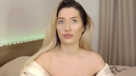 Snapshot of megan_blazee chatting on February 12, 6:58 pm Megan Blazee online show from February 12, 6:58 pm