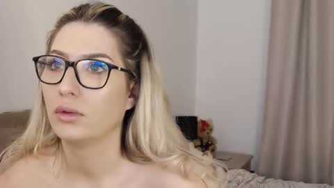 Snapshot of megan_blazee chatting on March 12, 8:26 pm Megan Blazee online show from March 12, 8:26 pm