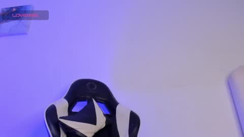 Snapshot of megan_browns1 chatting on January 21, 1:00 pm Megan  online show from January 21, 1:00 pm