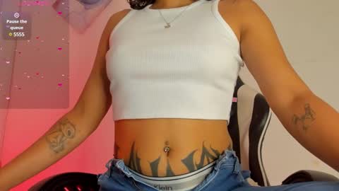 Snapshot of megan_browns1 chatting on January 31, 1:23 pm Megan  online show from January 31, 1:23 pm