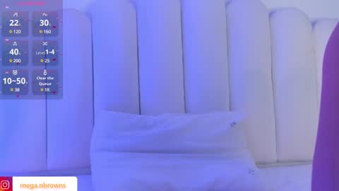 Snapshot of megan_browns1 chatting on February 25, 12:55 pm Megan  online show from February 25, 12:55 pm