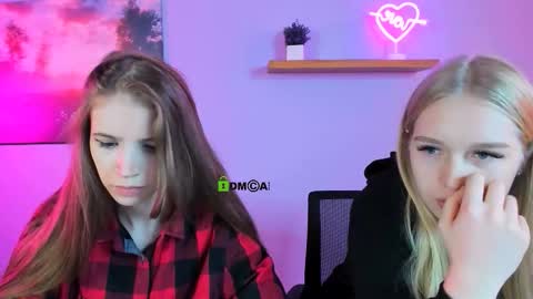 Snapshot of megan_cold chatting on October 23, 8:57 am megan_cold online show from October 23, 8:57 am