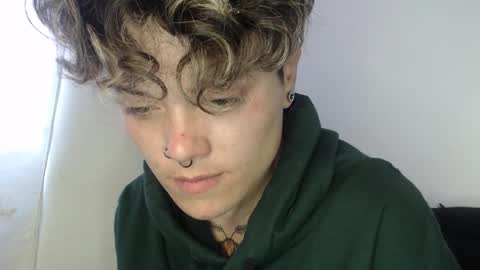 Megan and sophi online show from December 3, 9:46 pm