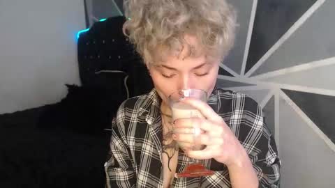 Megan and sophi online show from December 21, 8:49 pm