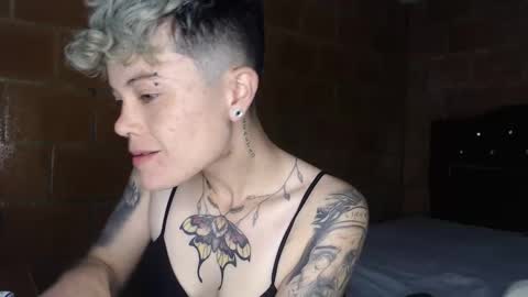 Megan and sophi online show from April 11, 12:26 am